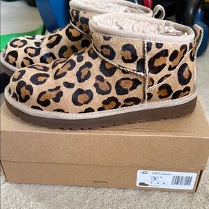 UGG Women's Leopard Print Winter Boots - Tan and Black